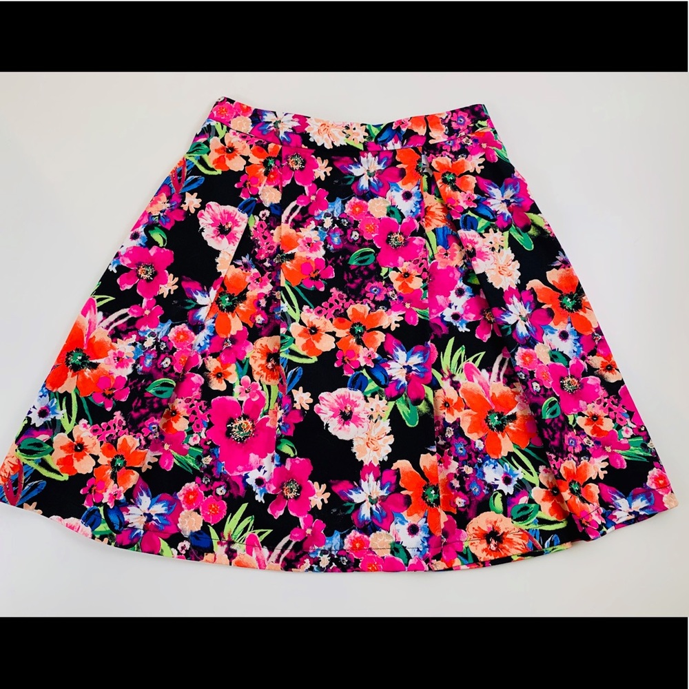 89th & Madison Size 6 Skirt